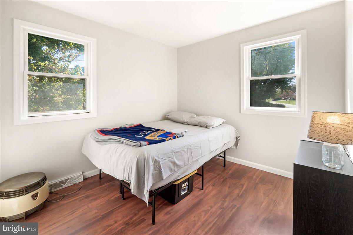 PARADISE HOMES - Residential