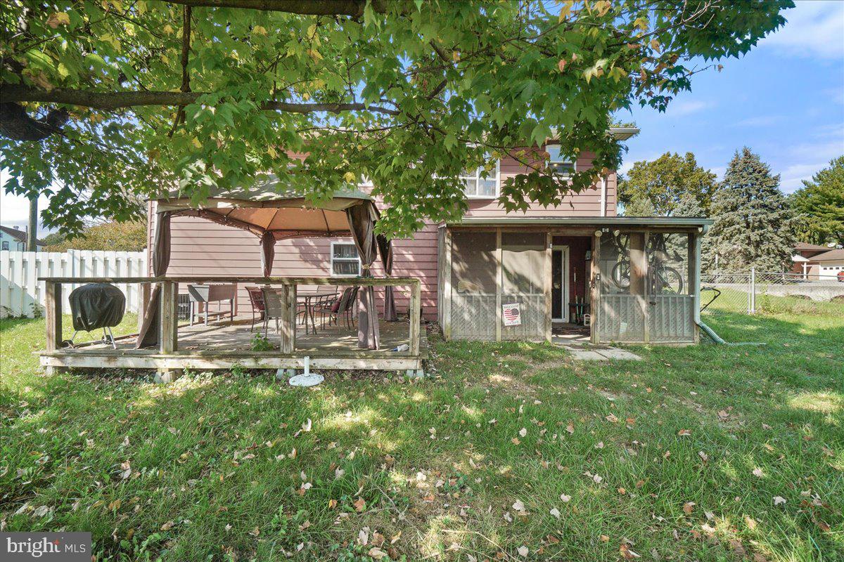 PARADISE HOMES - Residential