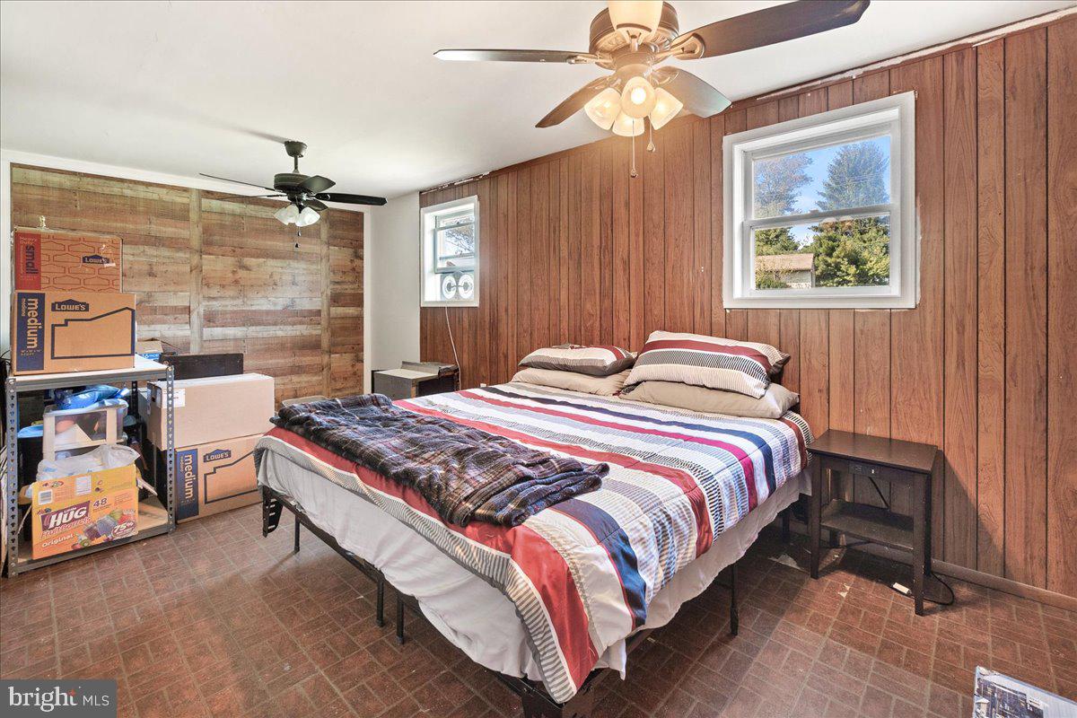 PARADISE HOMES - Residential