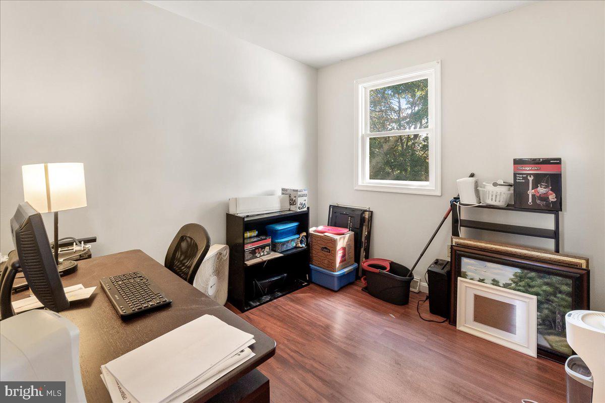 PARADISE HOMES - Residential