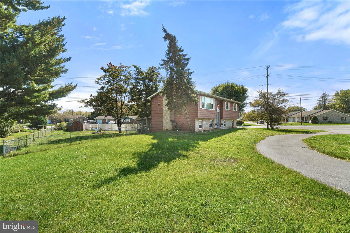 PARADISE HOMES - Residential