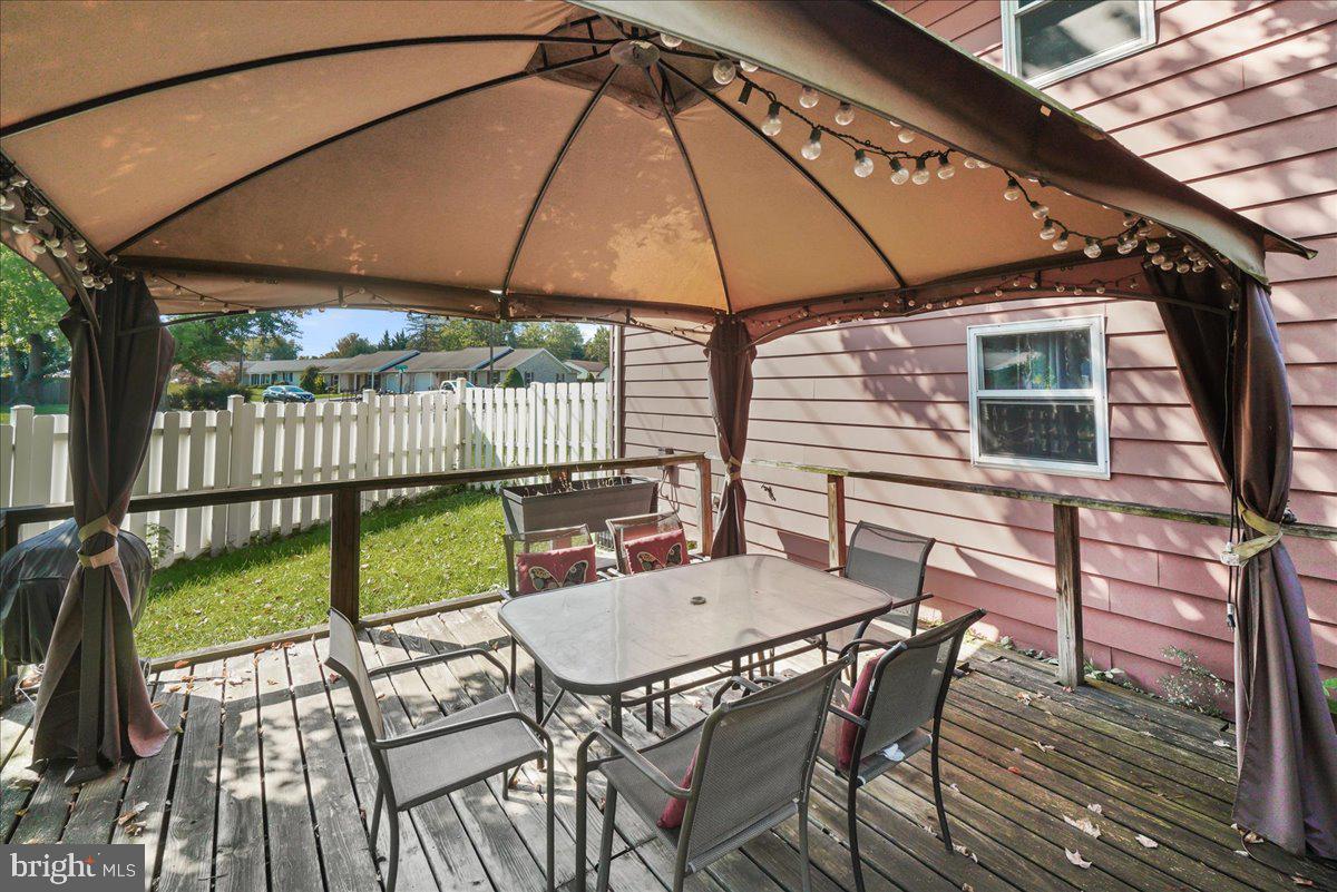 PARADISE HOMES - Residential