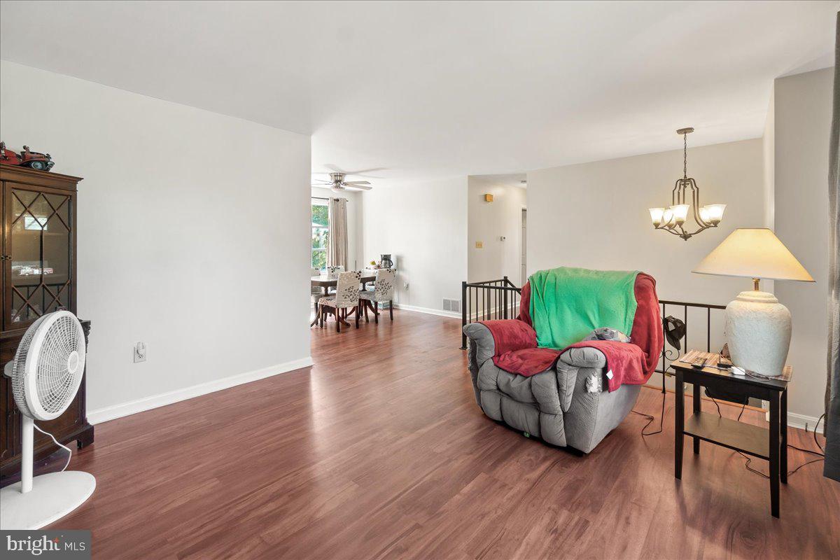 PARADISE HOMES - Residential