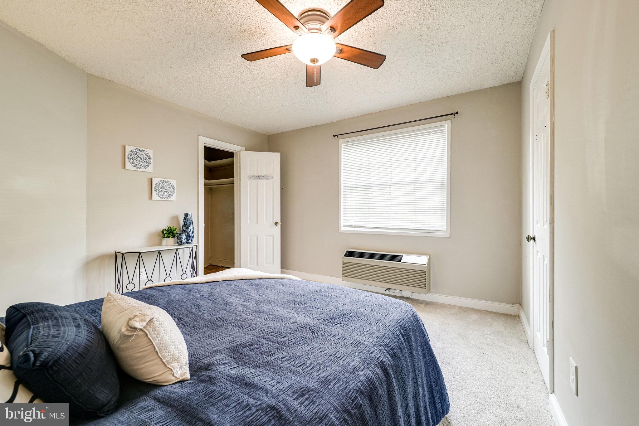 POTOWMACK CROSSING - Residential