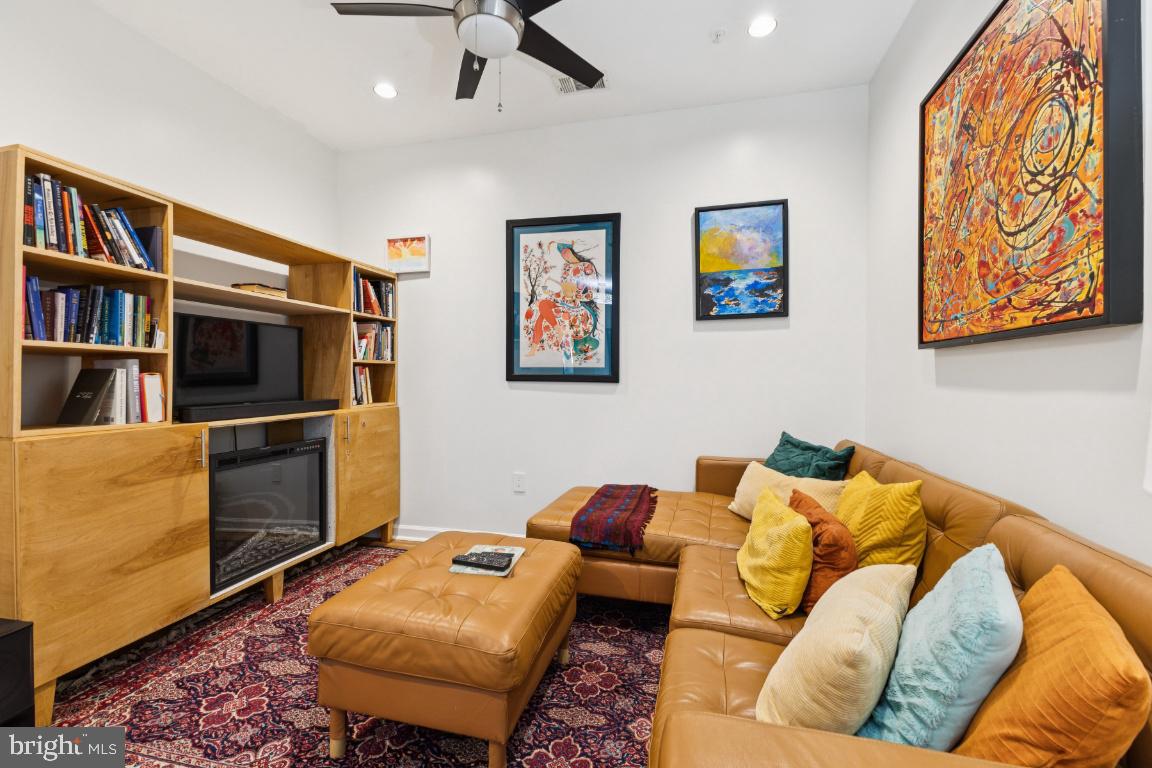 SAVOY AT RESTON TOWN CENTER - Residential