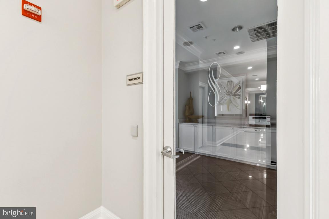 SAVOY AT RESTON TOWN CENTER - Residential