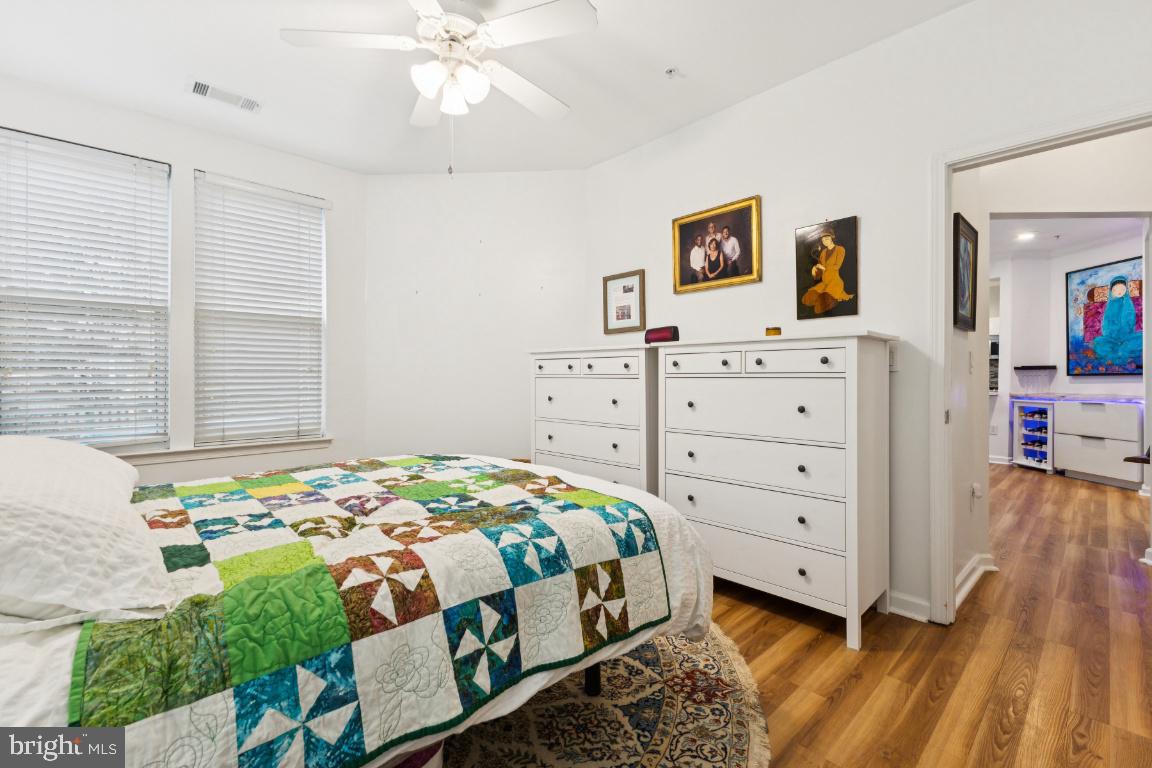 SAVOY AT RESTON TOWN CENTER - Residential