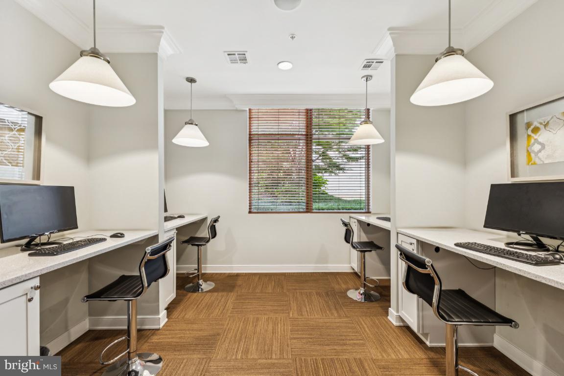 SAVOY AT RESTON TOWN CENTER - Residential