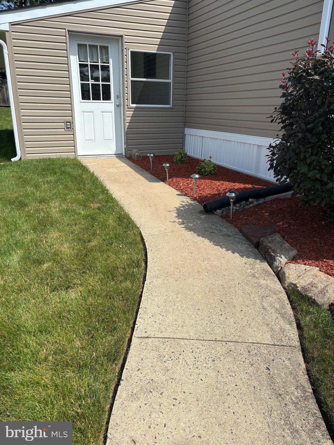 371 WOODSTREAM WAY