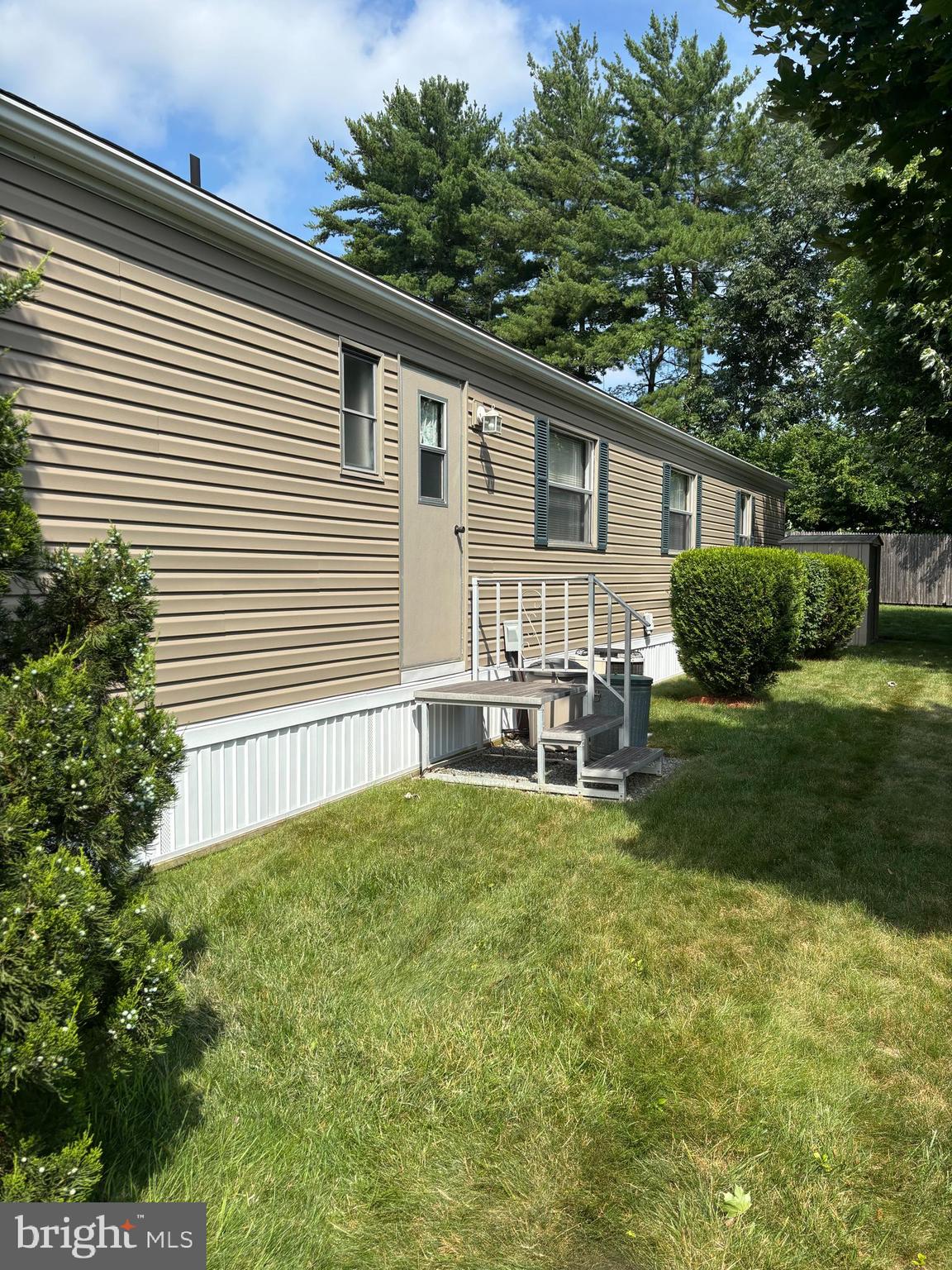 371 WOODSTREAM WAY