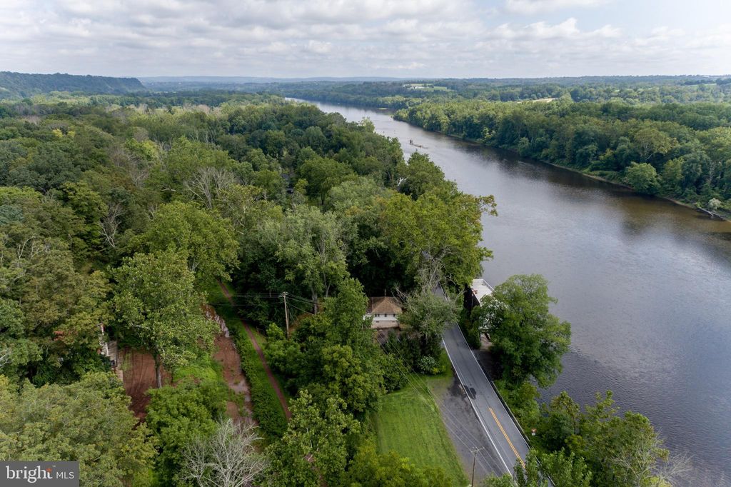 Photo of 773 River Rd, ERWINNA, PA 18920 (MLS # PABU2071166)