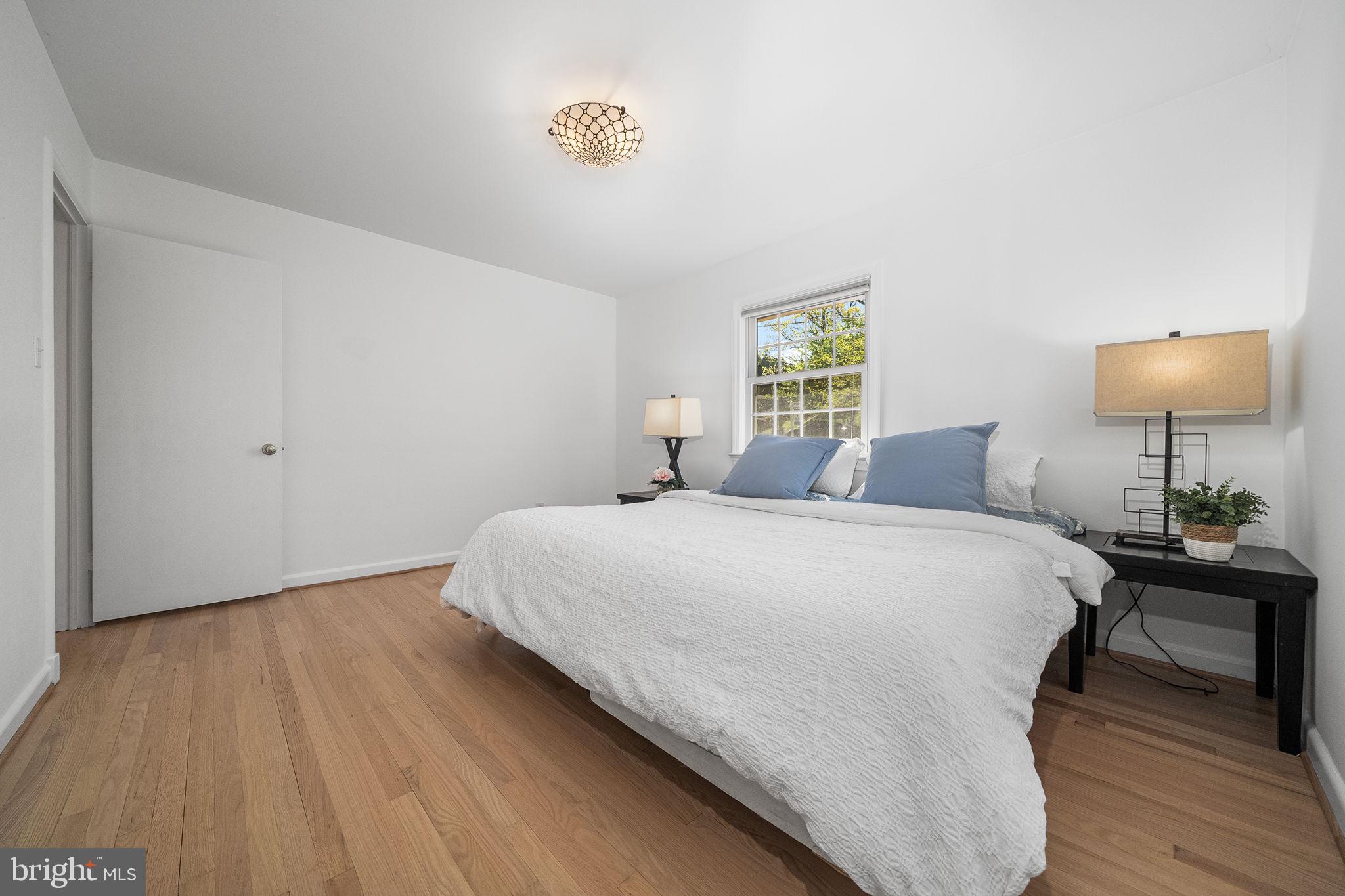 COLUMBIA OAKS - Residential