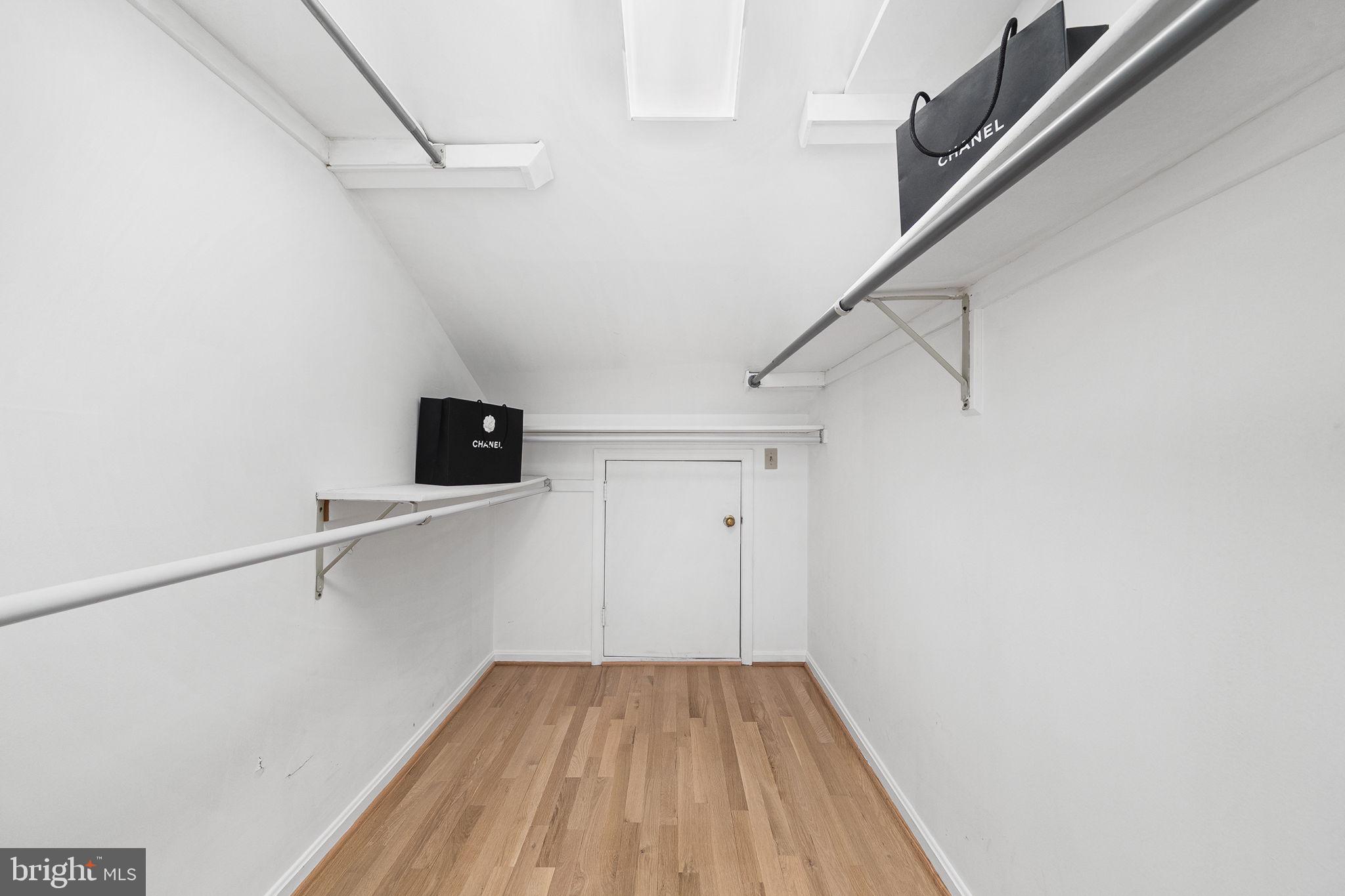 COLUMBIA OAKS - Residential