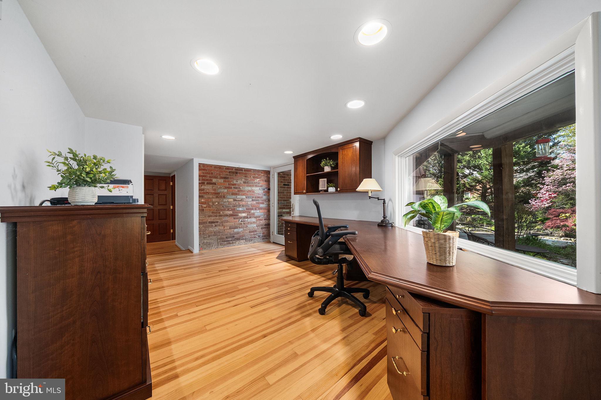 COLUMBIA OAKS - Residential