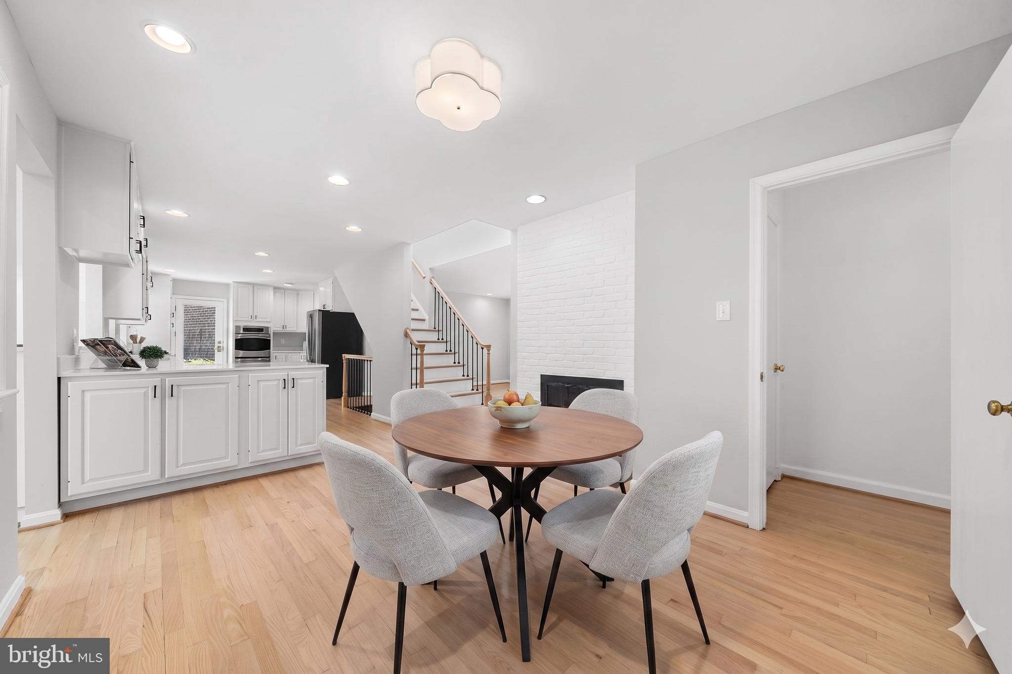 COLUMBIA OAKS - Residential