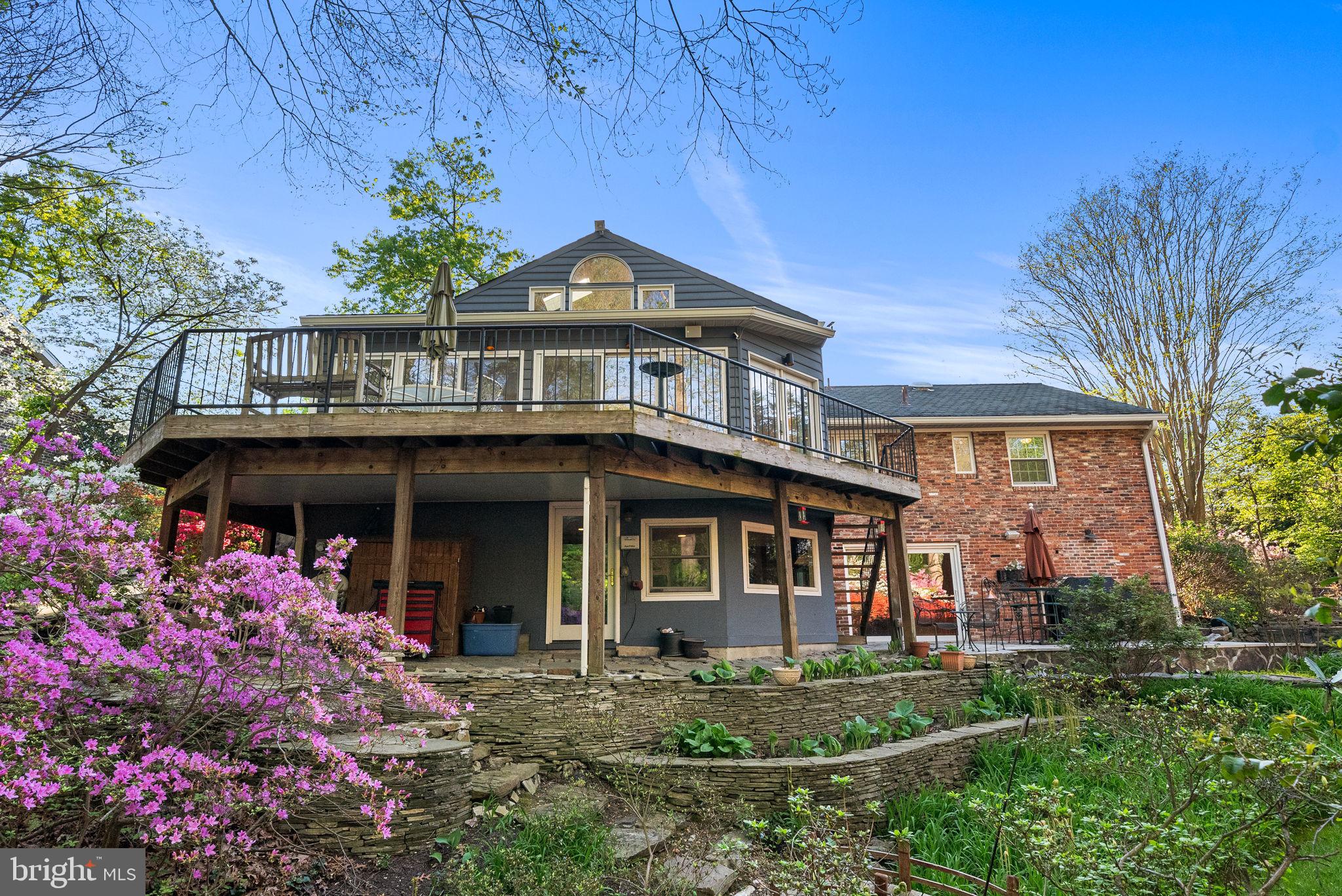 COLUMBIA OAKS - Residential