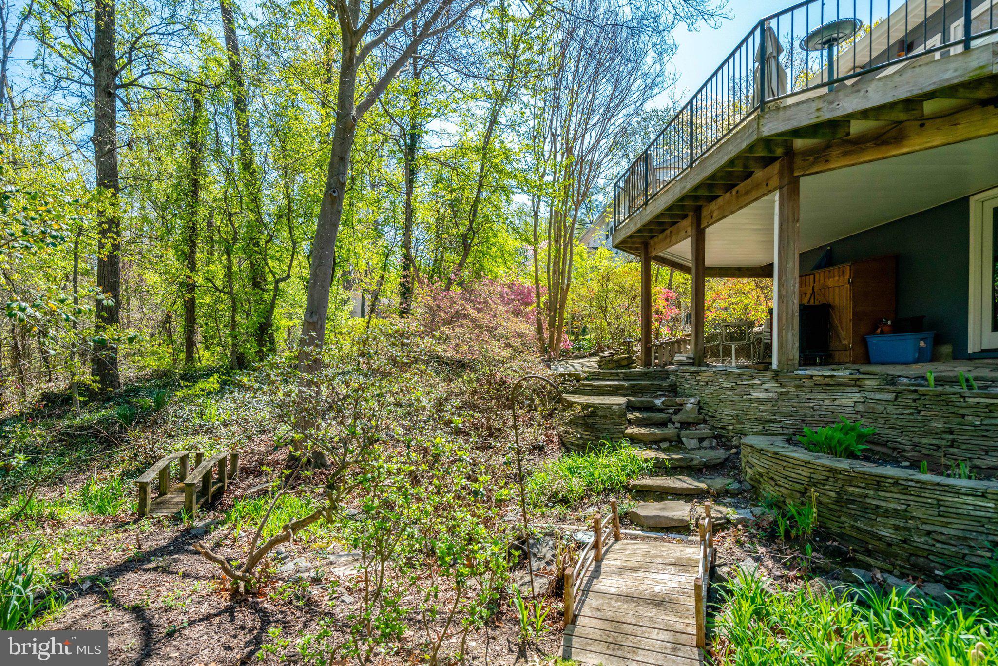 COLUMBIA OAKS - Residential