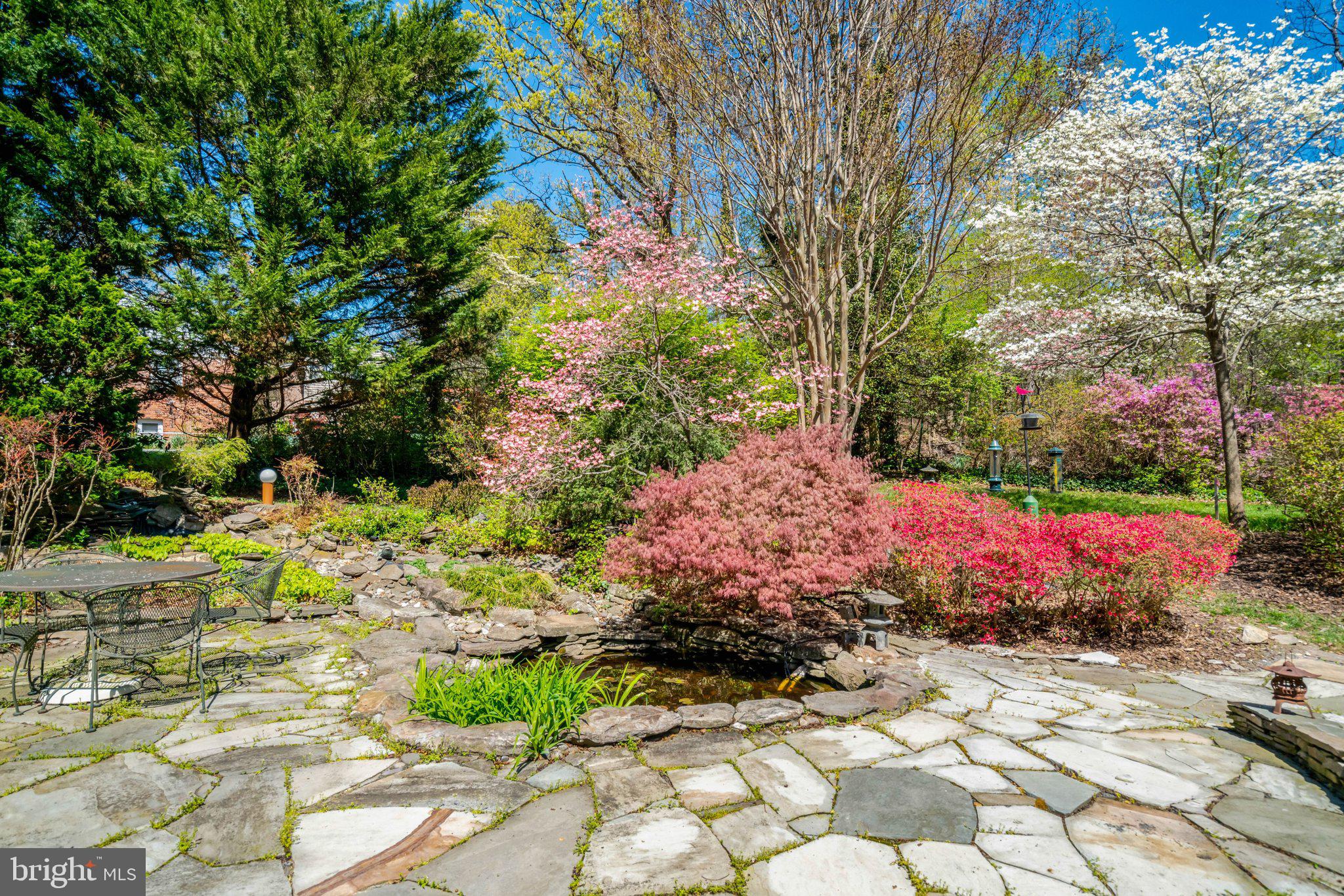 COLUMBIA OAKS - Residential