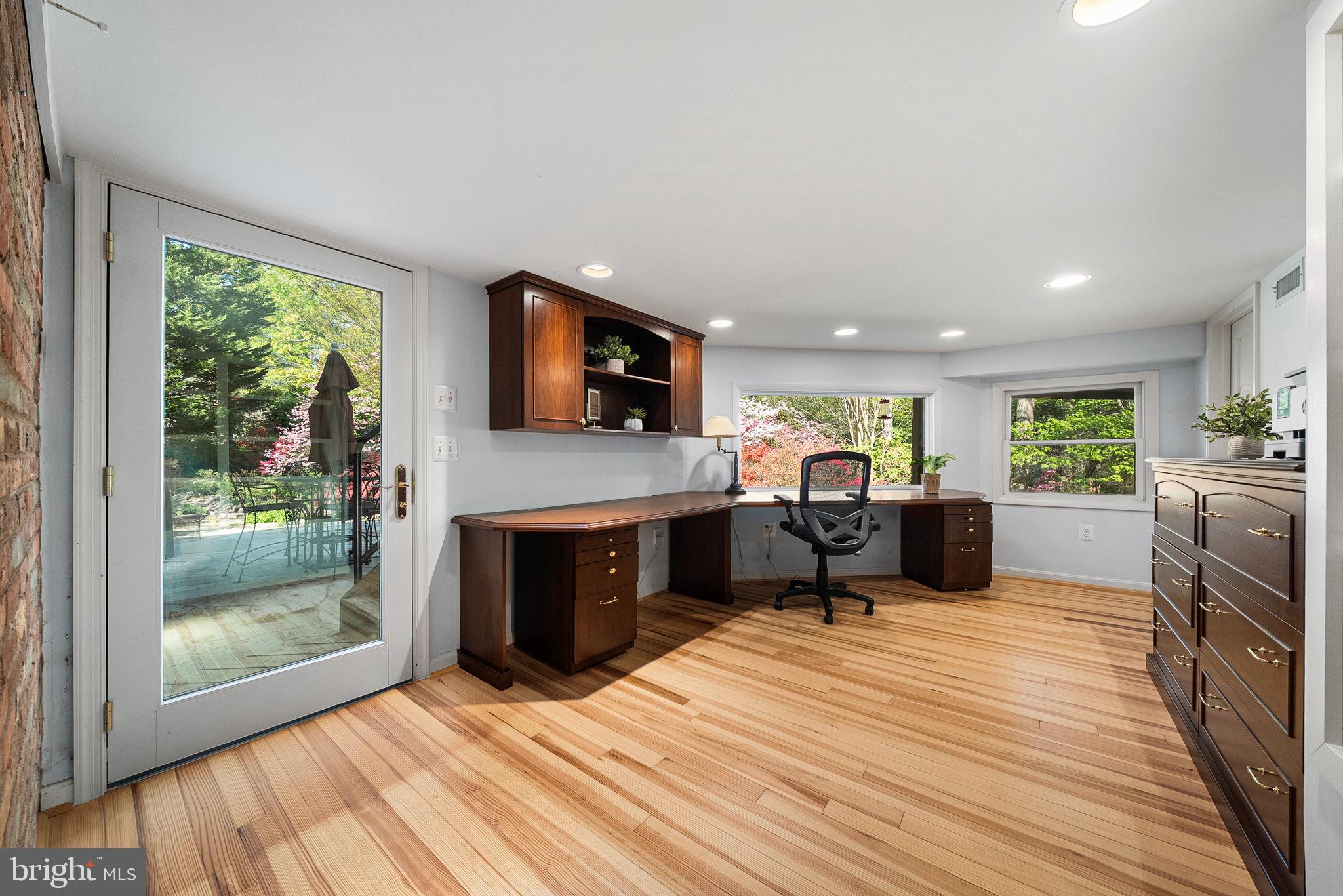 COLUMBIA OAKS - Residential