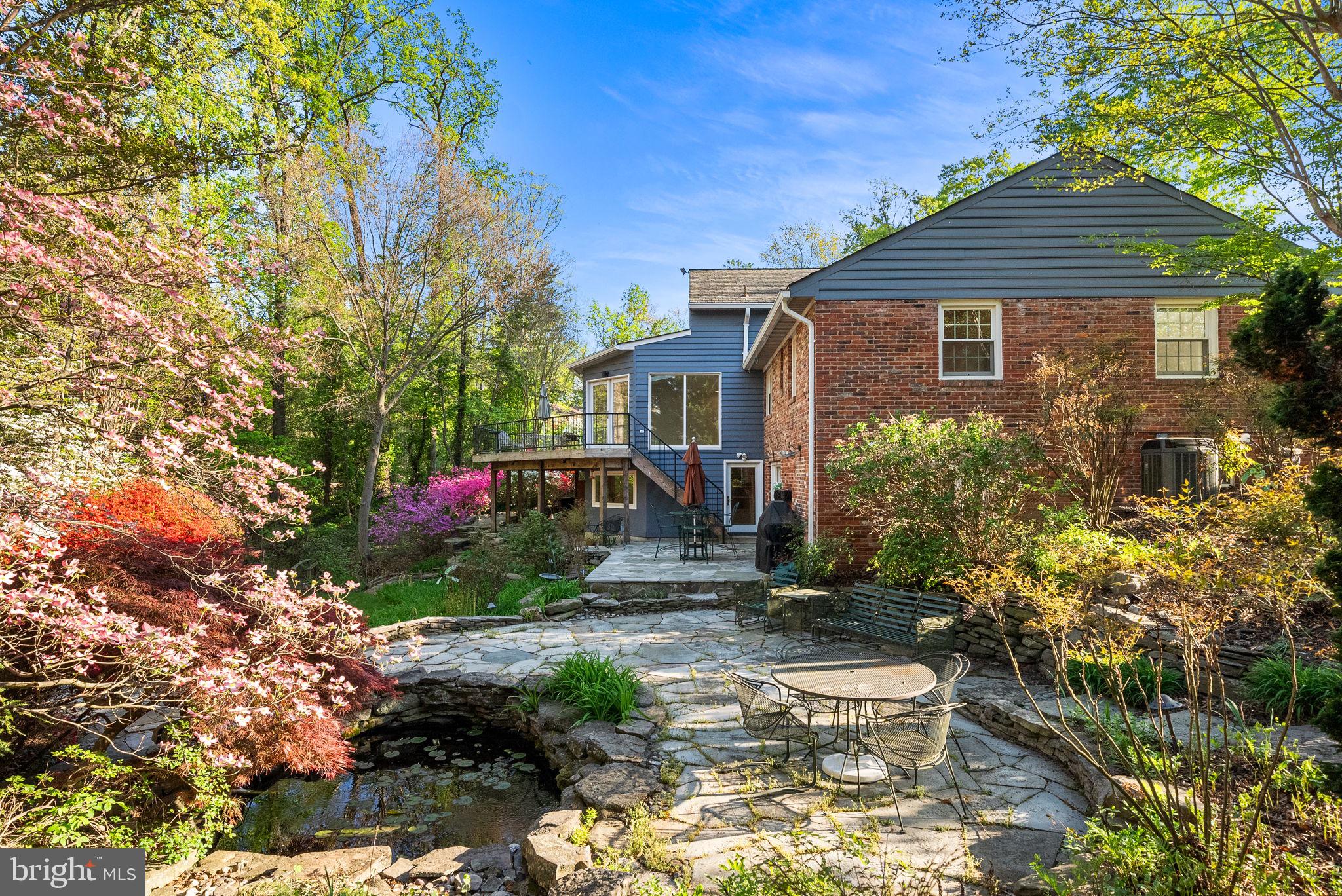 COLUMBIA OAKS - Residential