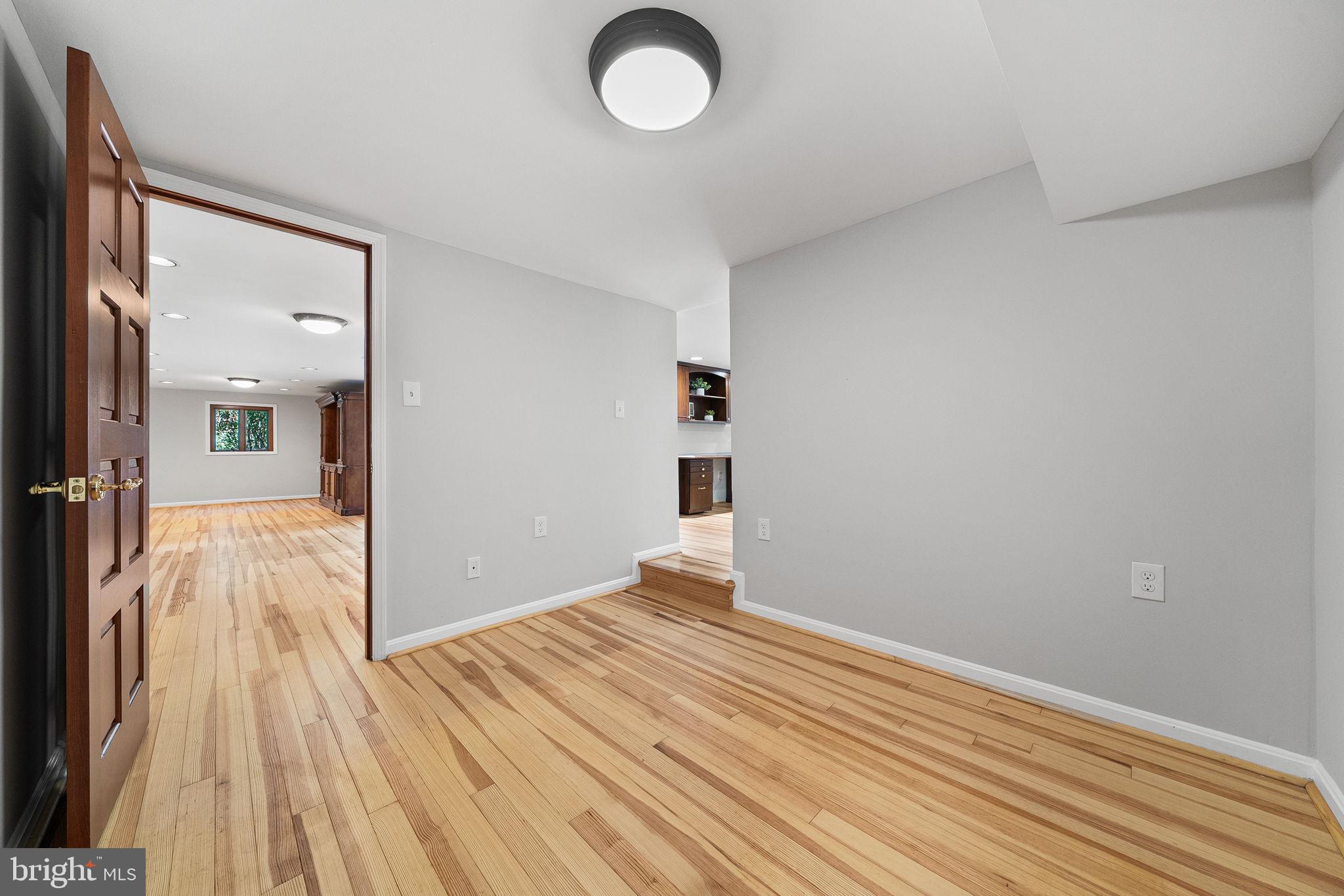 COLUMBIA OAKS - Residential