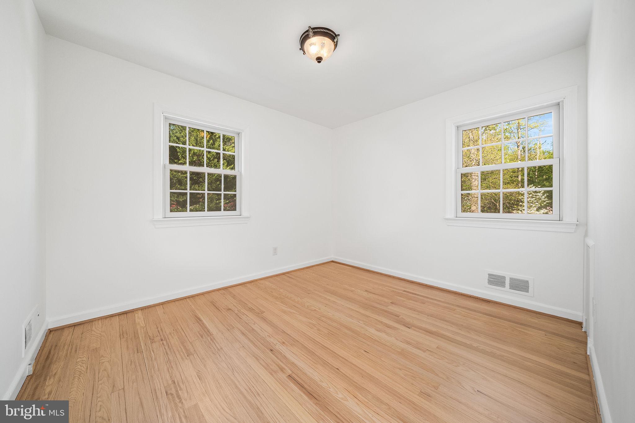 COLUMBIA OAKS - Residential