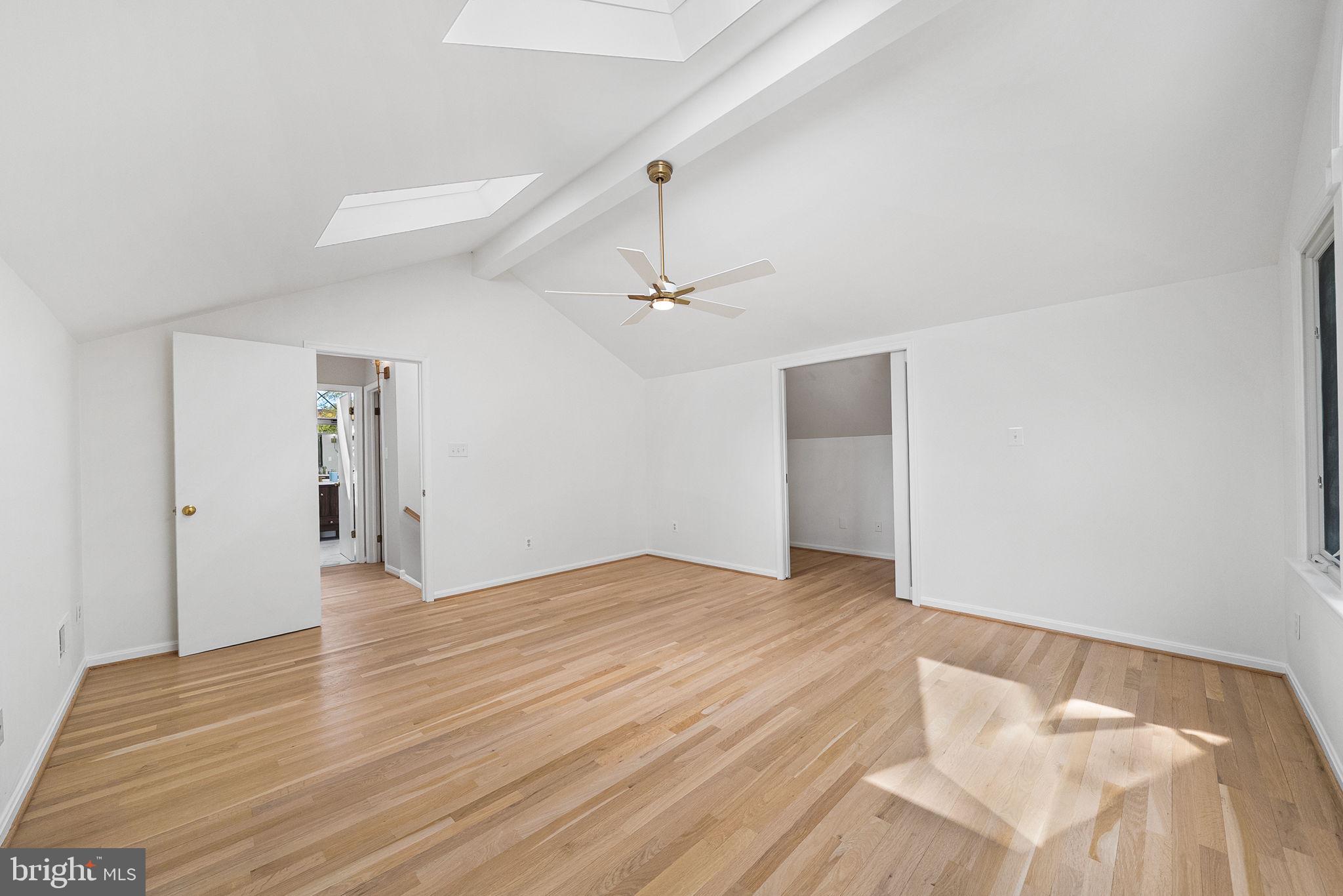 COLUMBIA OAKS - Residential