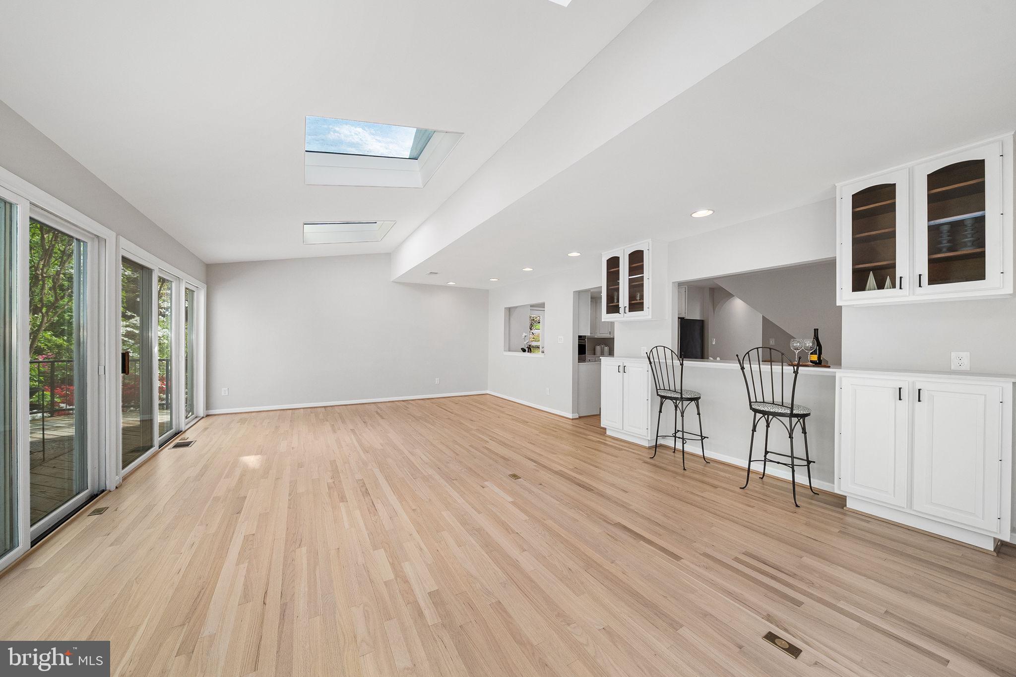 COLUMBIA OAKS - Residential