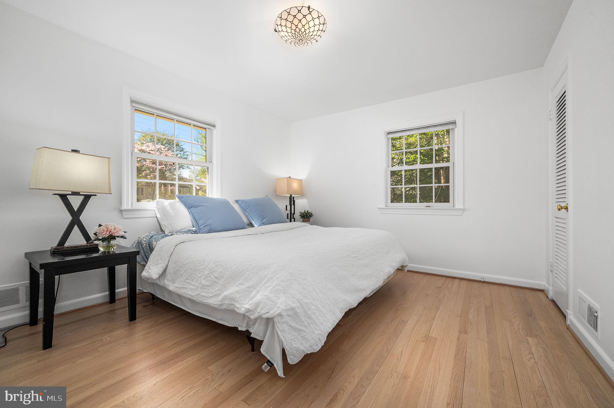 COLUMBIA OAKS - Residential