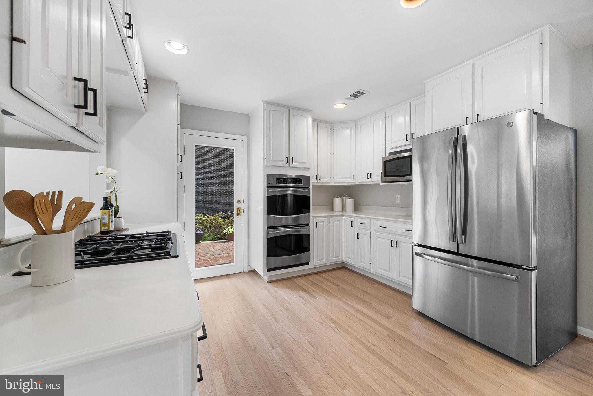 COLUMBIA OAKS - Residential