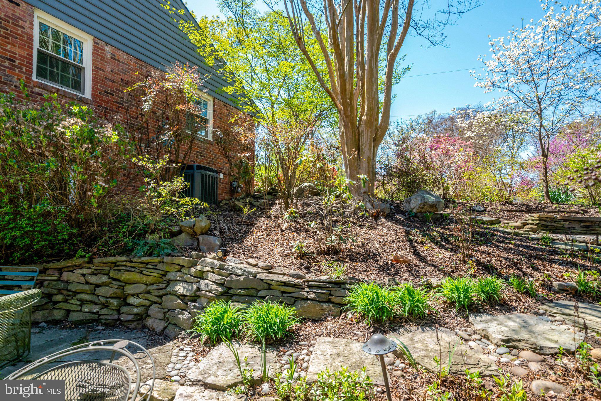 COLUMBIA OAKS - Residential