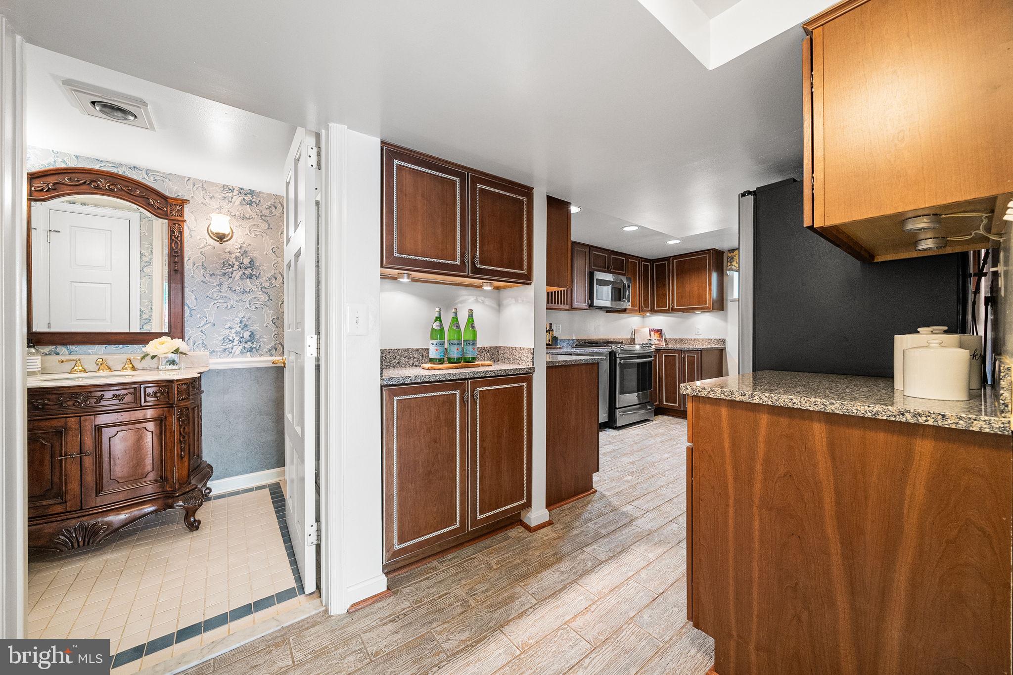 COLUMBIA OAKS - Residential