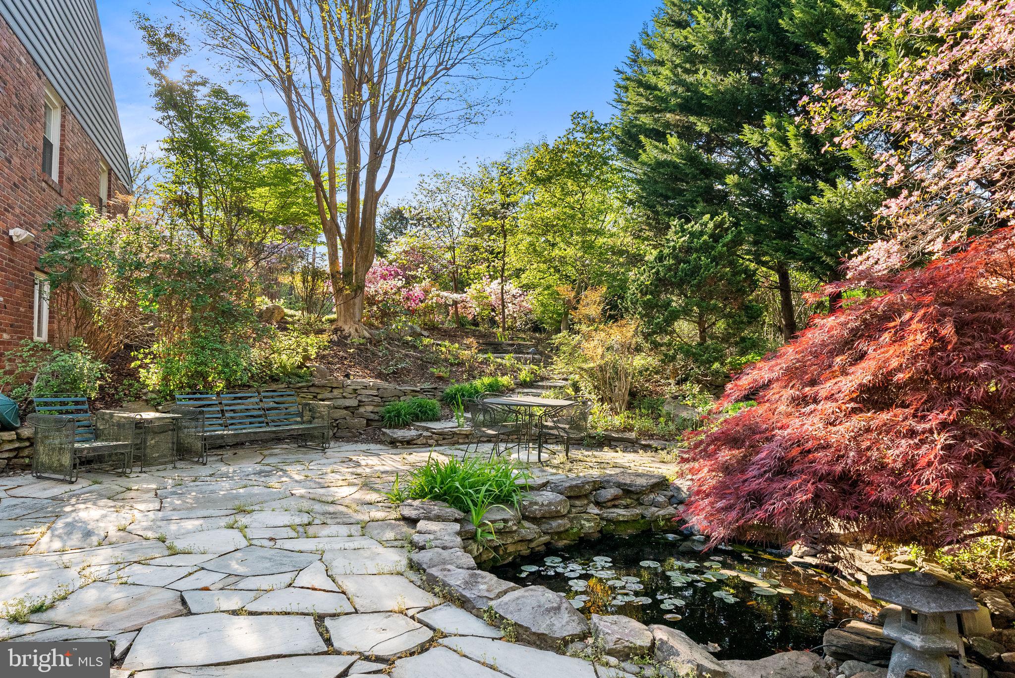 COLUMBIA OAKS - Residential