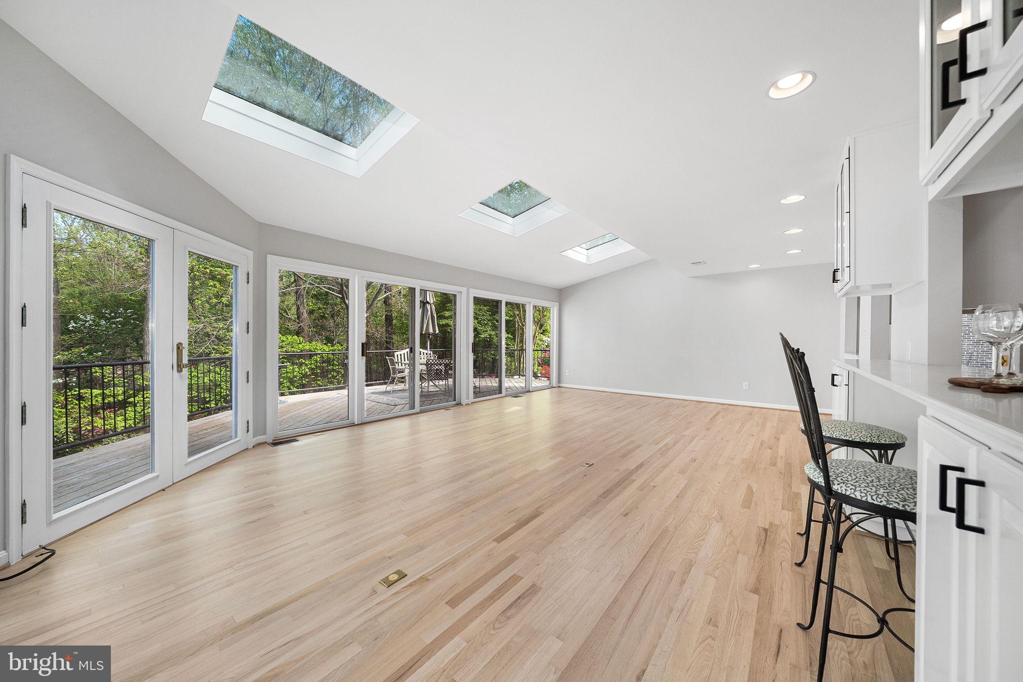 COLUMBIA OAKS - Residential