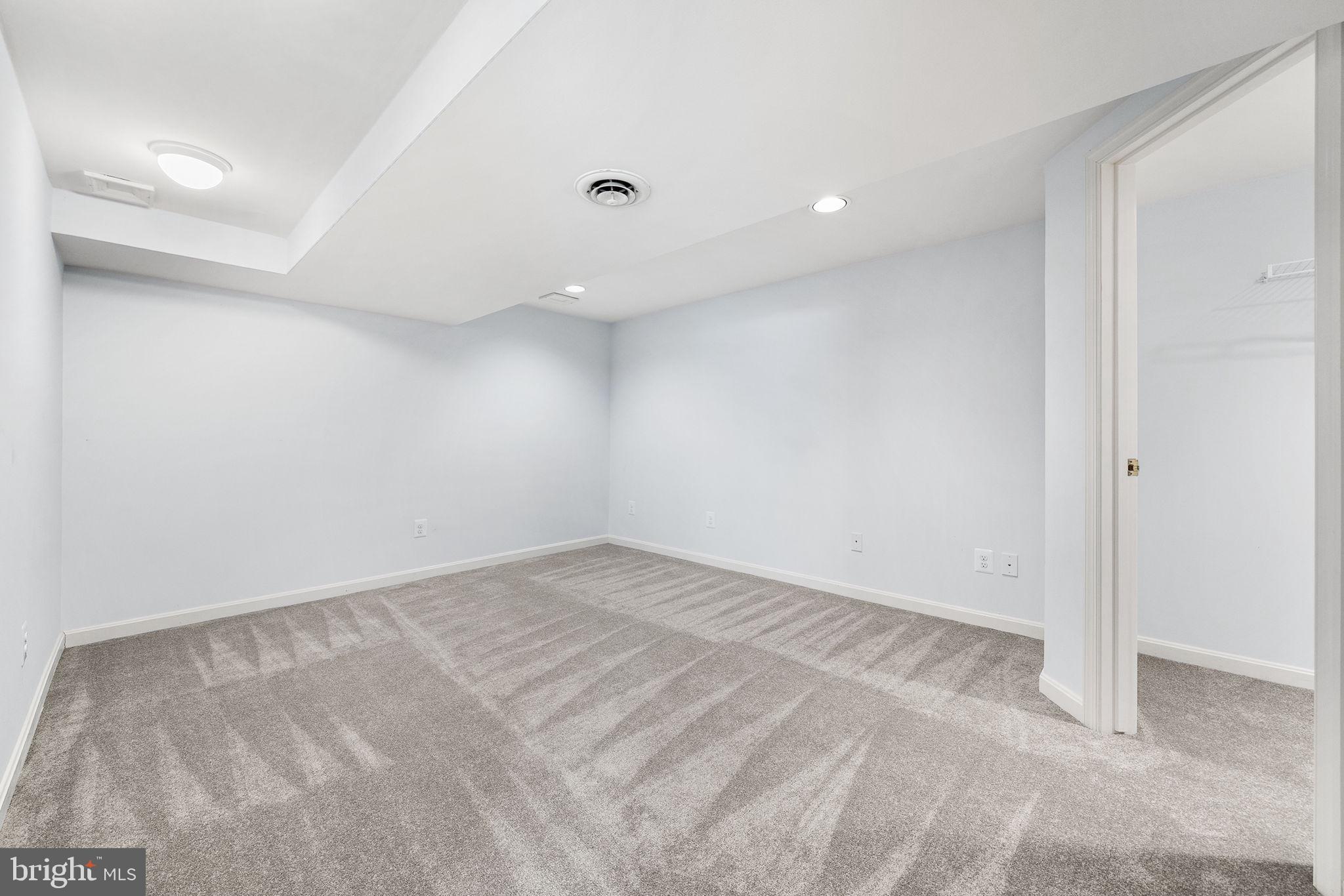 COLUMBIA OAKS - Residential