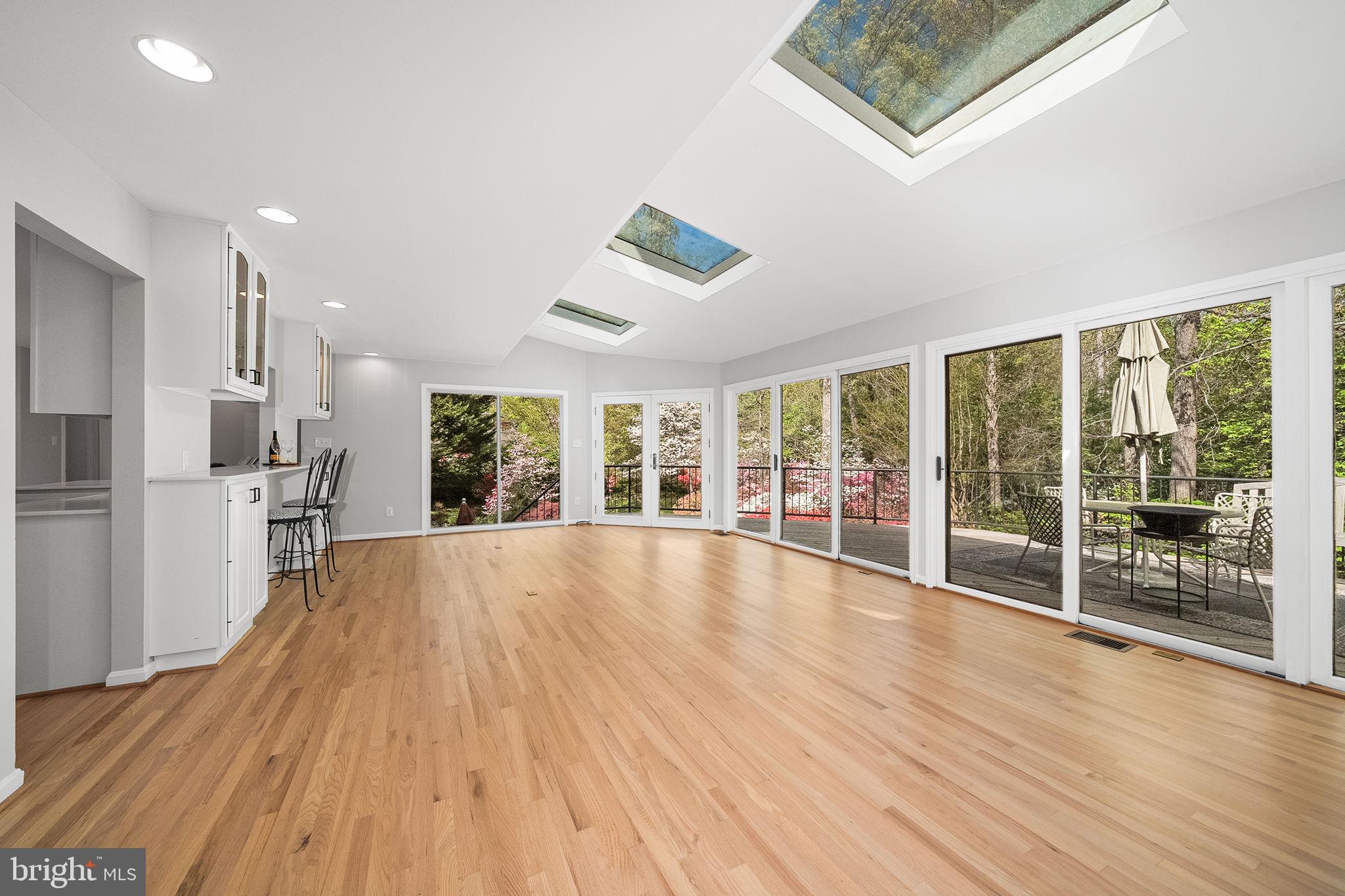 COLUMBIA OAKS - Residential