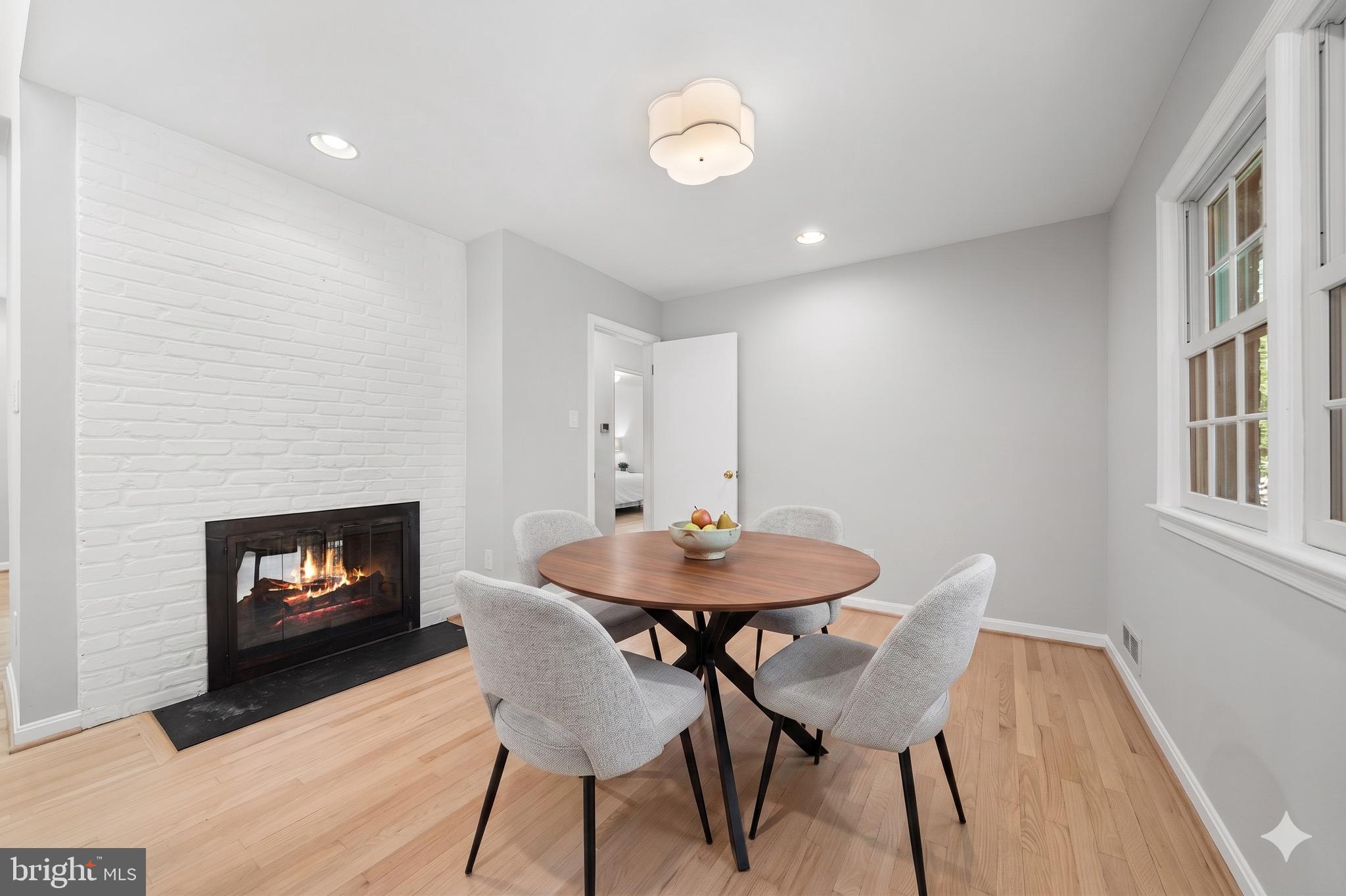 COLUMBIA OAKS - Residential