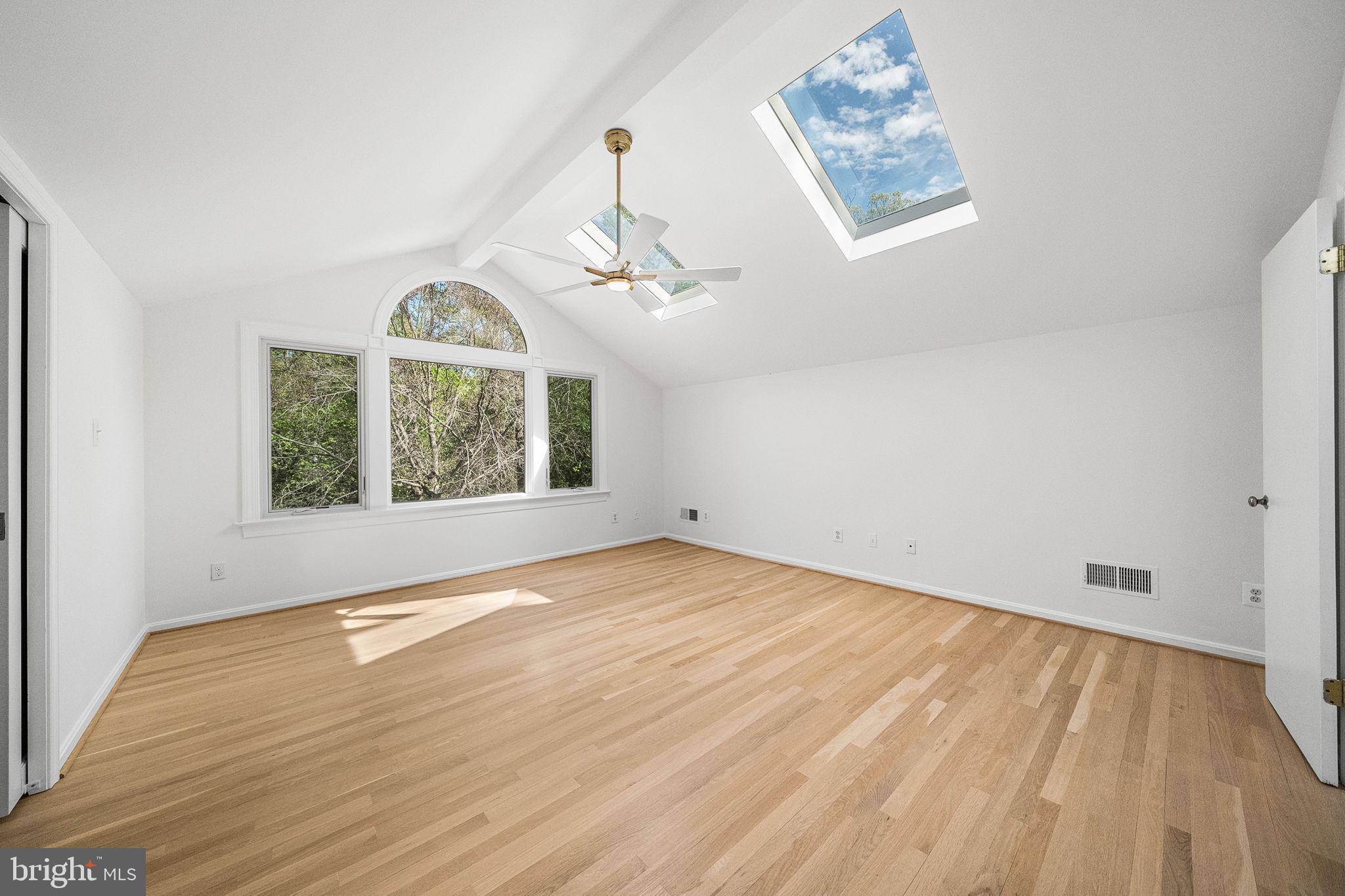 COLUMBIA OAKS - Residential