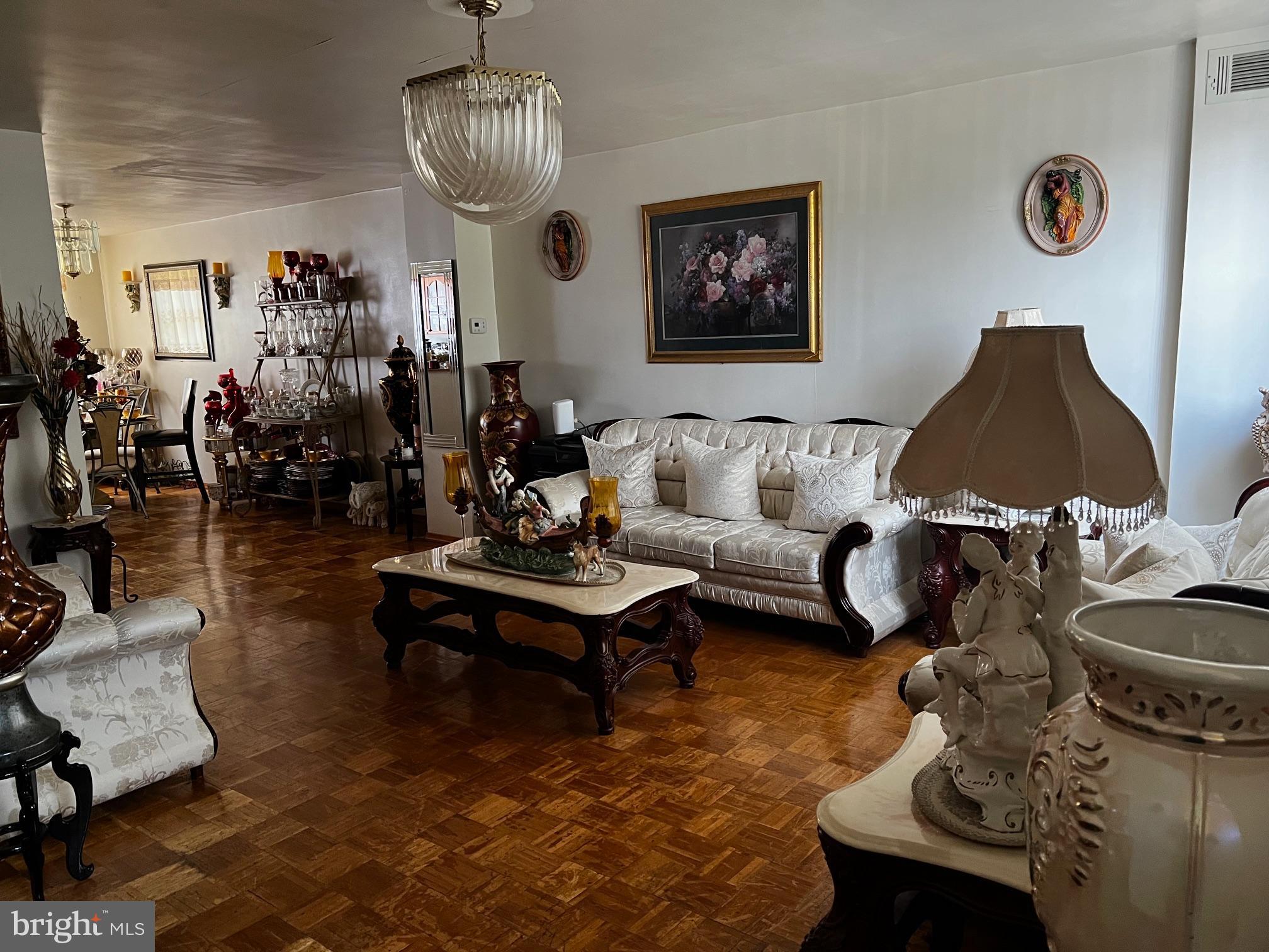 MAYFAIR - Residential