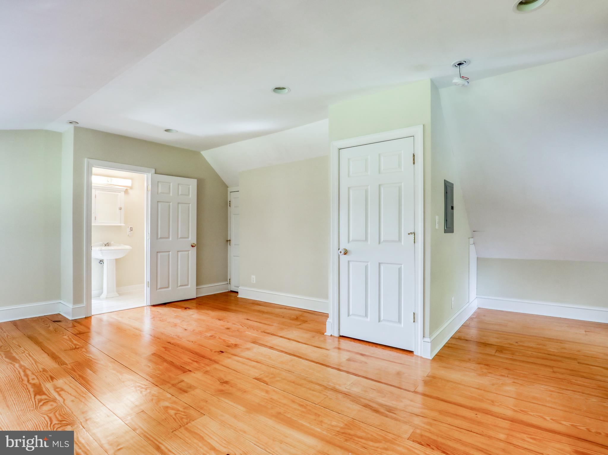 MEETINGHOUSE FARM - Residential