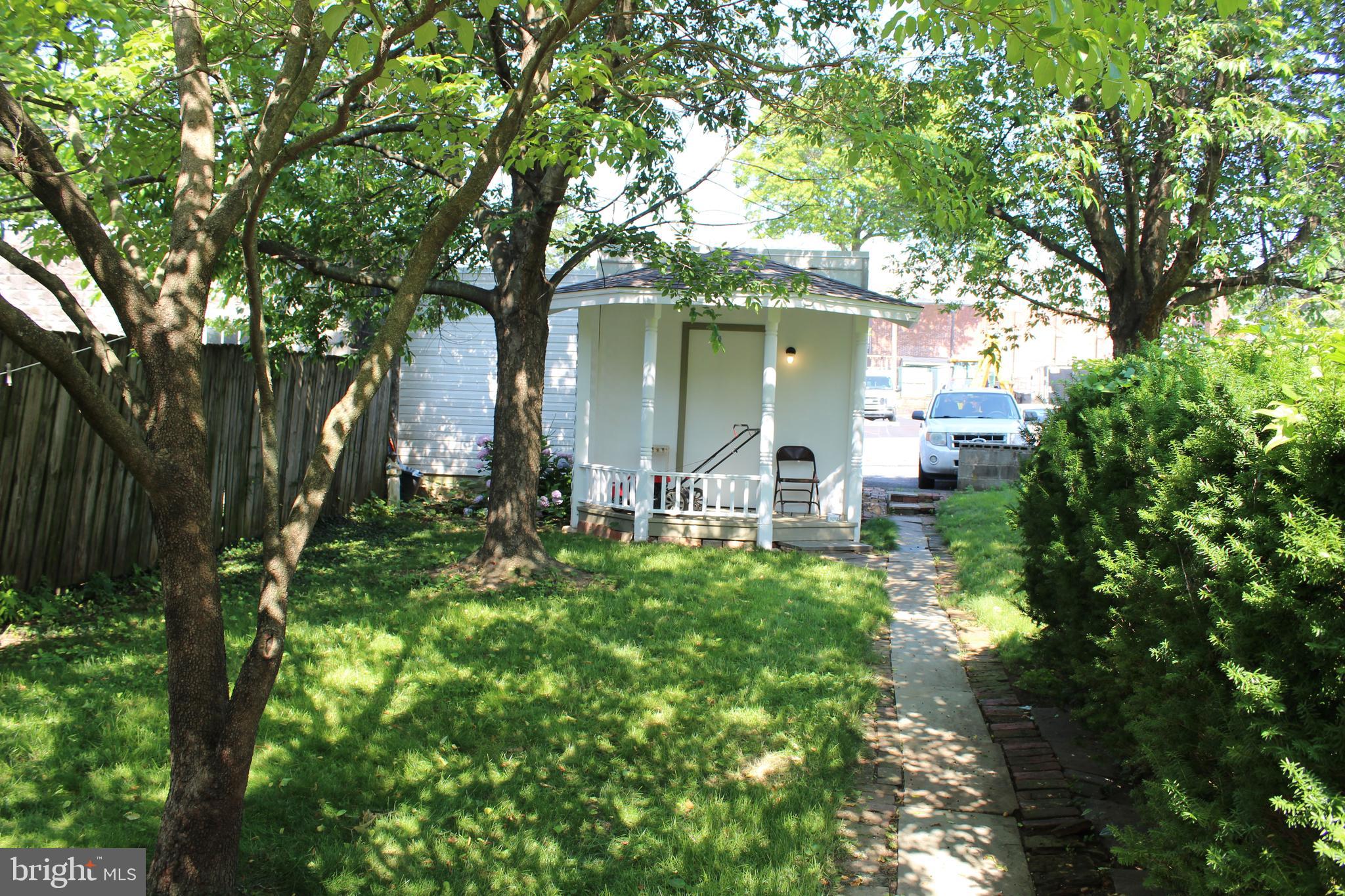 116 COLLEGE AVENUE