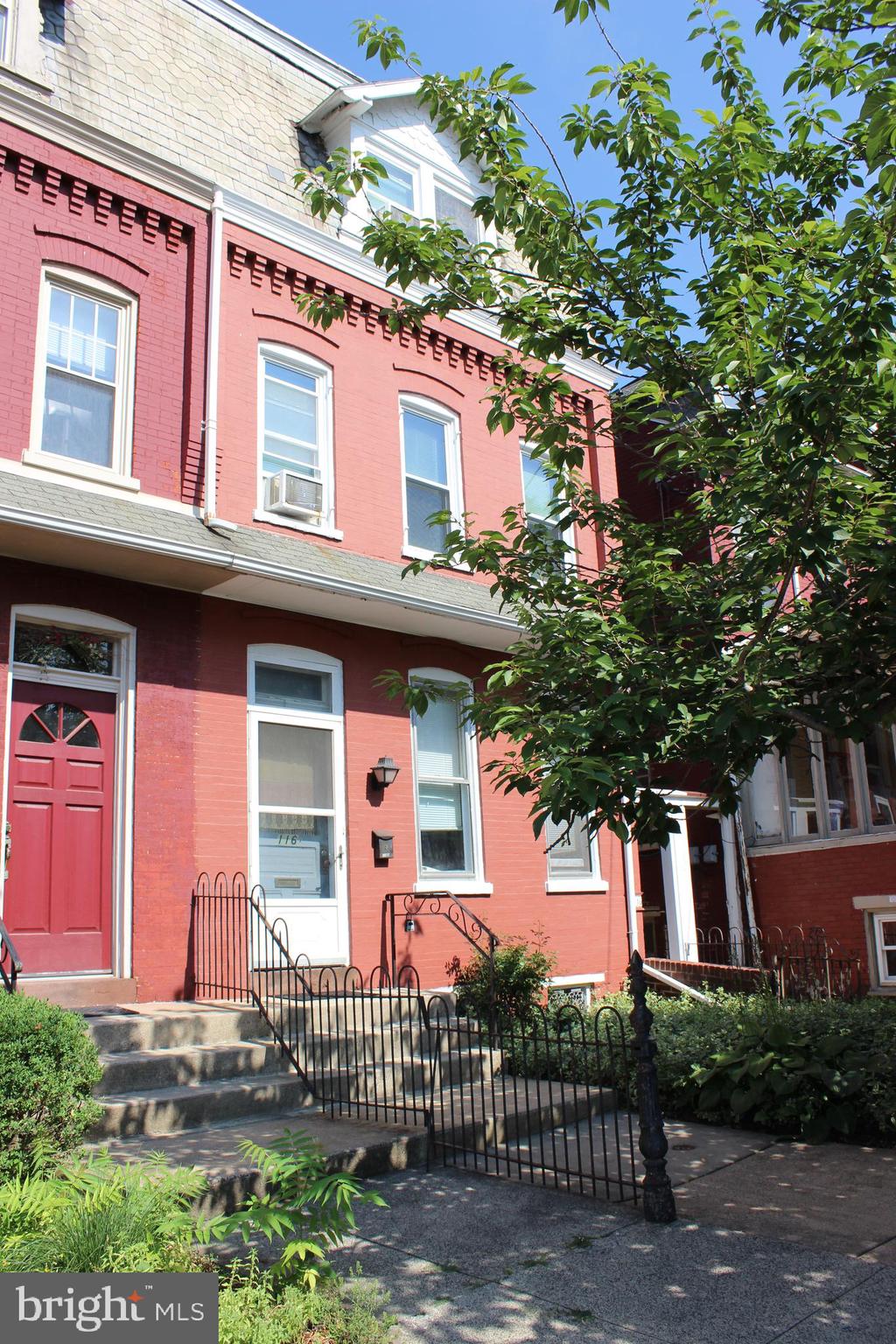 116 COLLEGE AVENUE