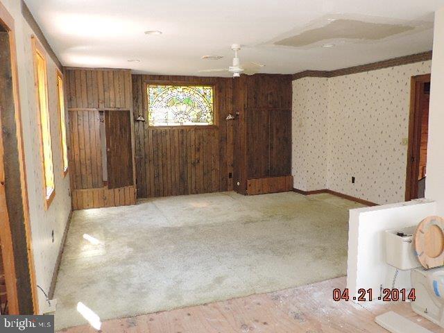 SPRING HILL ACRES - Residential