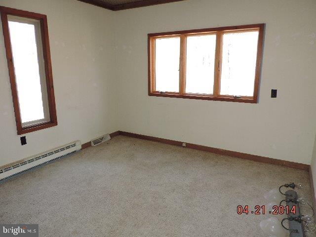 SPRING HILL ACRES - Residential