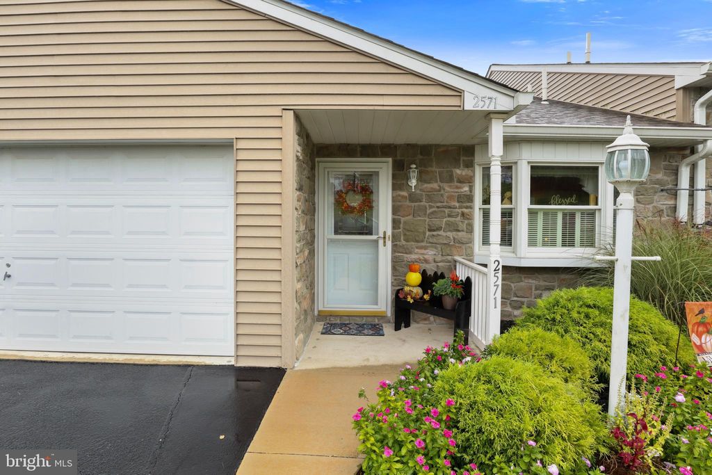 Photo of 2571 Pin Oak Drive #119, YORK, PA 17406 (MLS # PAYK2091584)