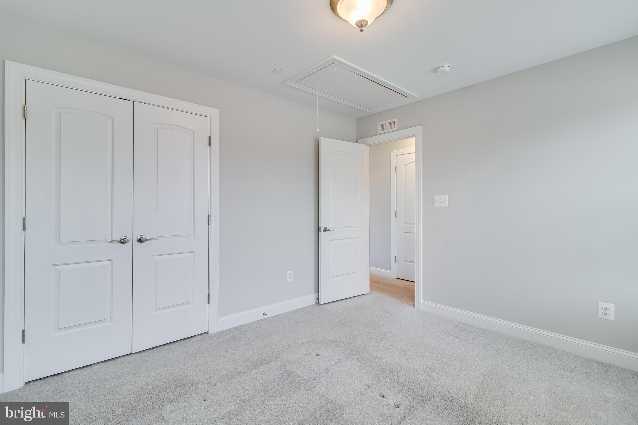 MEADOWS AT TOWN RUN - Residential Lease