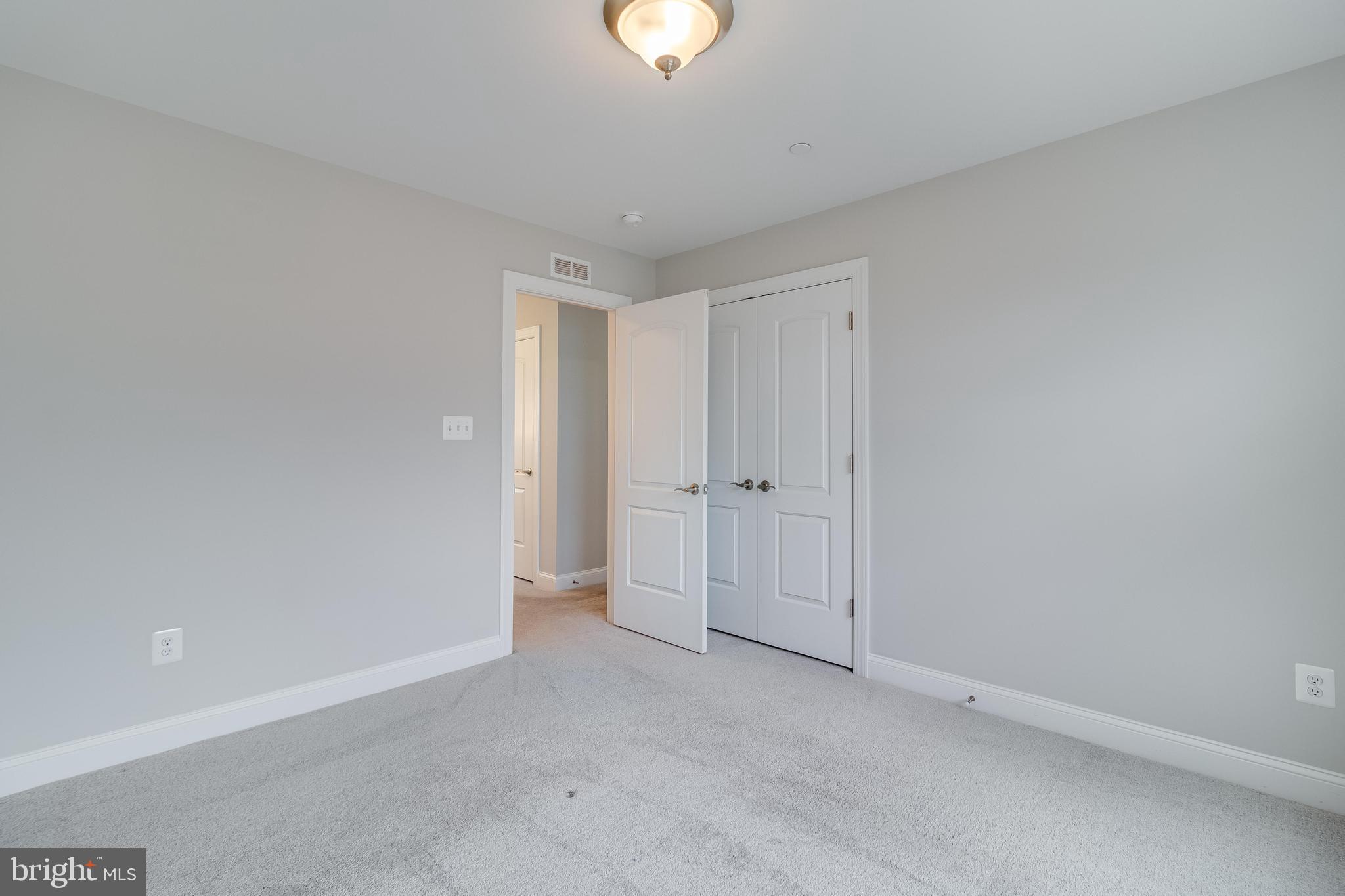 MEADOWS AT TOWN RUN - Residential Lease