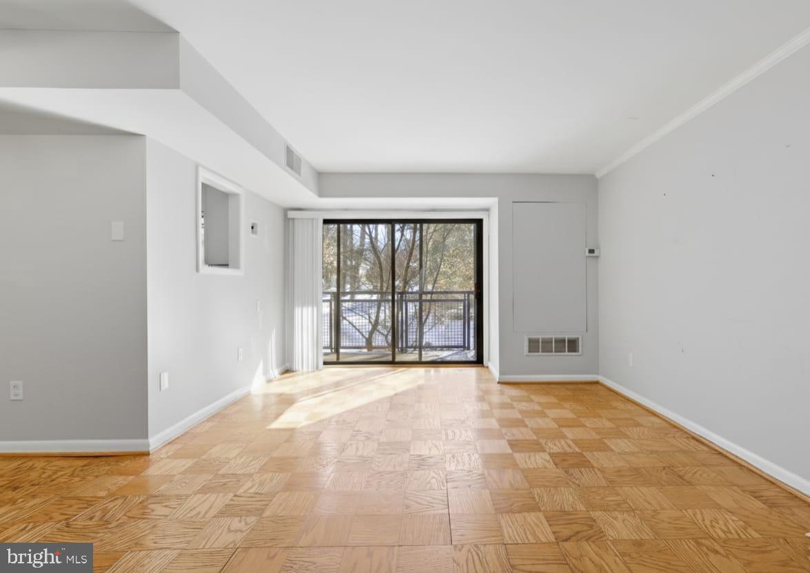 7611 MAPLE AVENUE 511