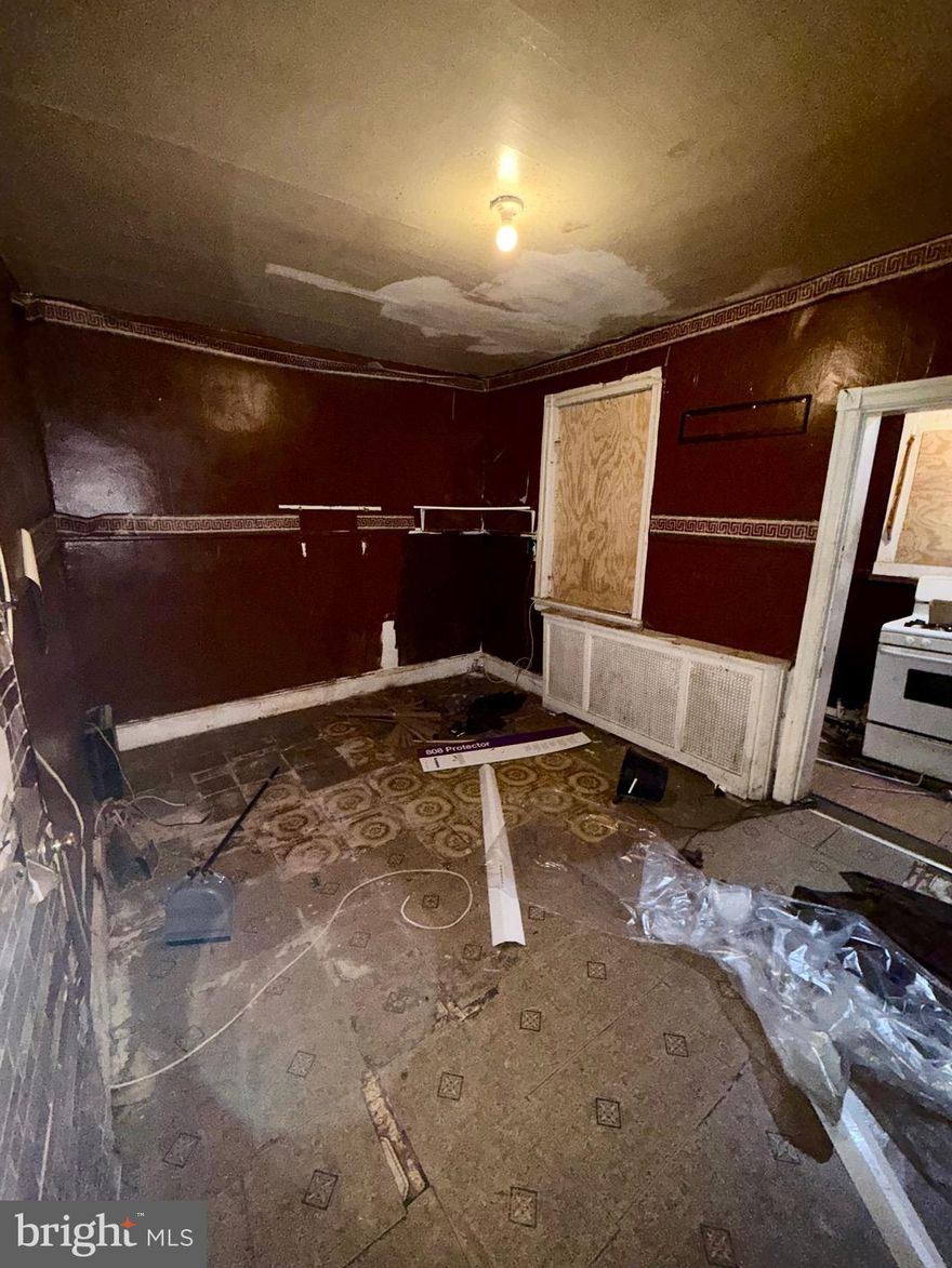 Property is being sold in as-is condition. Buyer responsible for the U&O. Cash Only. 2brs and 1ba home.