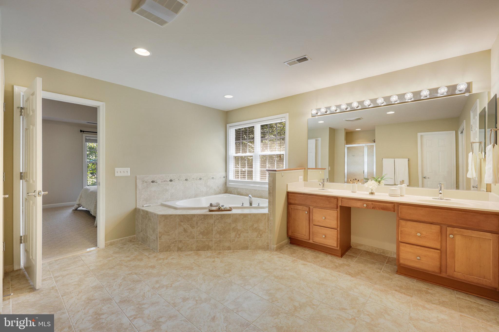 PIMMIT HILLS - Residential